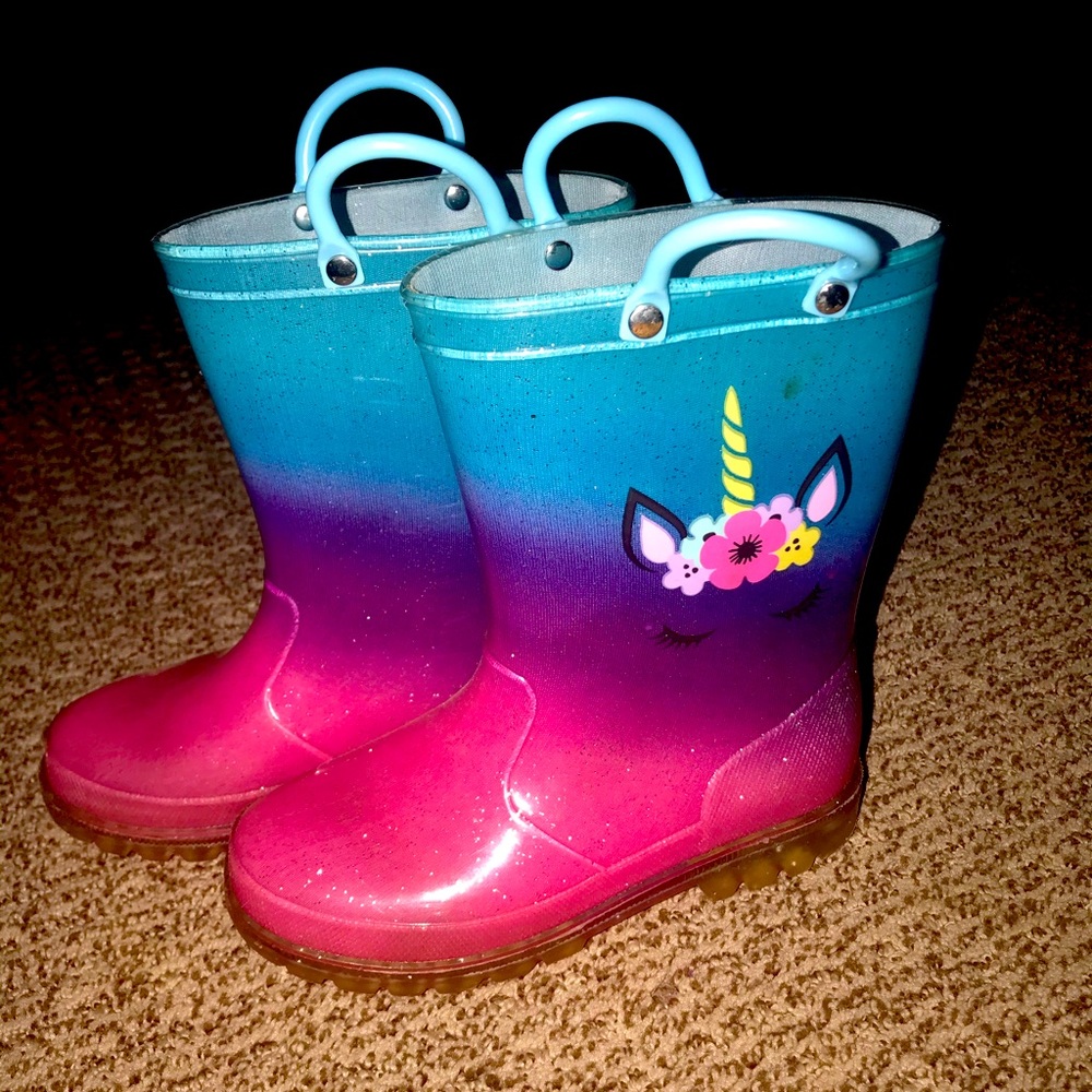 Rain boots 🦄